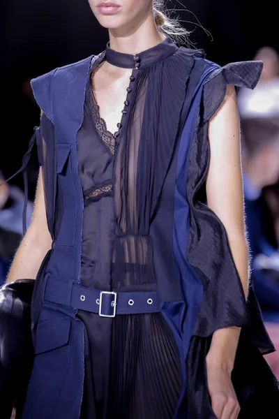 Look 60